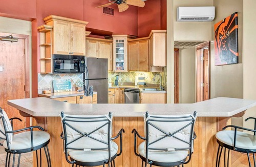 Downtown Cleveland Condo | Historic 2 Bed/2 Bath Penthouse in Downtown