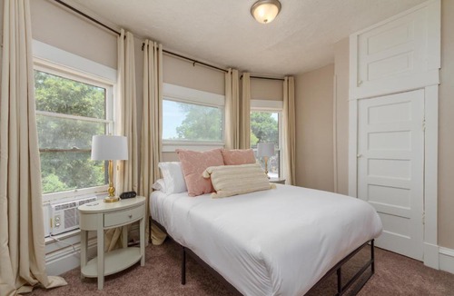 West Central Apartment | Historic 3 Bed 1 bath Near Downtown Spokane