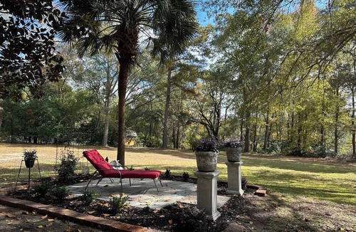 Stateburg Cottage | Historic Brookland Plantation Guest House - The Magnolia Cottage
