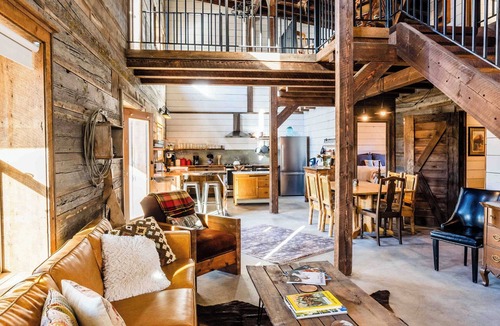 Martin City House | Historic Carriage House 10min from West Glaciern
