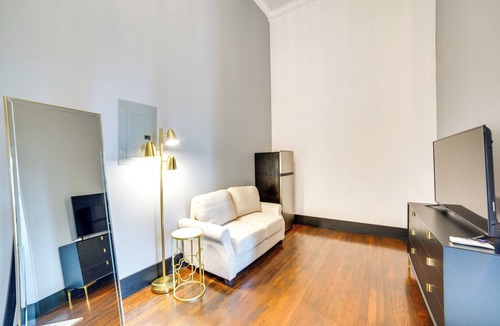 Marshall Apartment | Historic Downtown Marshall: Efficient Studio Space