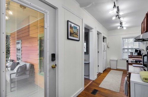 New Bern House | Historic Downtown New Bern 3-Bed Home – Fenced Yard, Pet-Friendly & Parking!