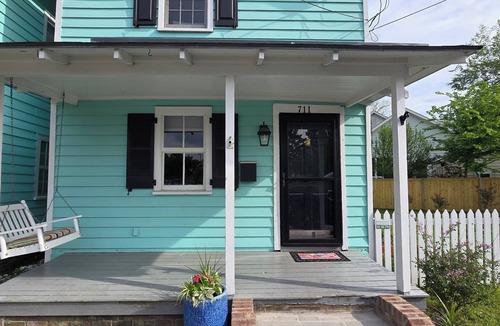 New Bern House | Historic Downtown New Bern Retreat - Pet Friendly