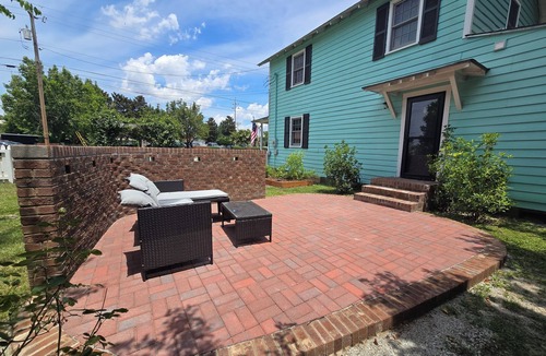 New Bern House | Historic Downtown New Bern Retreat - Pet Friendly