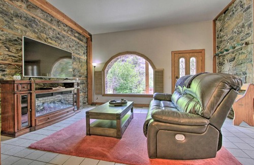 Helena House | Historic Helena Retreat - Near Dtwn and Mt Helena!