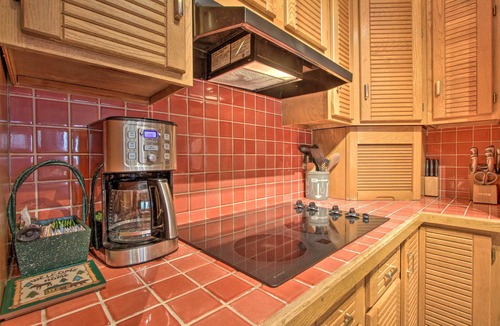 Helena House | Historic Helena Retreat - Near Dtwn & Mt Helena!