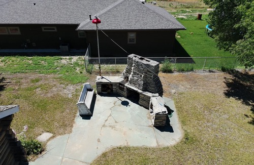 Cowley House | Historic Log Home in Beautiful Cowley