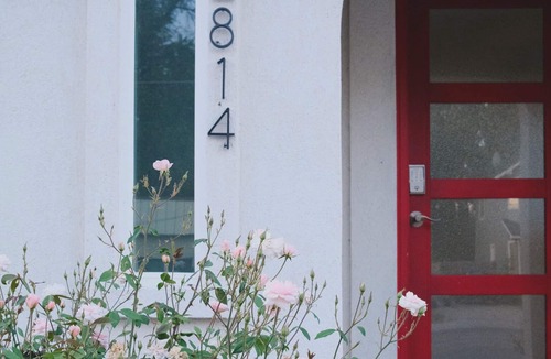 Depot Bench House | Historic- Pearl Bungalow- private entry