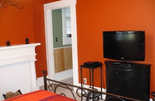 Dubuque Bed & Breakfast | Historic, quiet, elegant, mix of modern & original