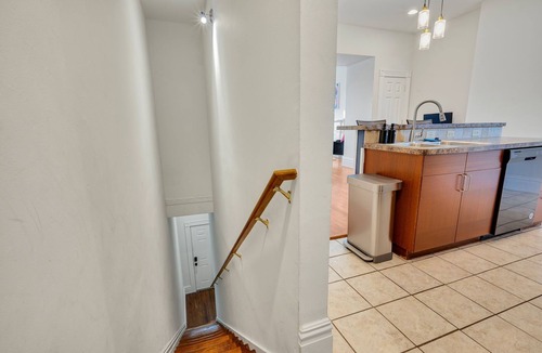 Jackson Ward Apartment | Historic RVA Apartment with Coffee Bar-Pet friendly-Walk to Convention Center