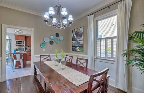 Columbia House | Historic Southern Beauty 4bed Charming Cola Home!