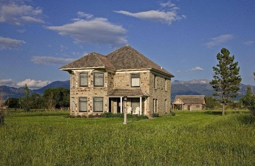 Ennis House | Historic Thextondale - Historic stone homestead on Madison River Property!