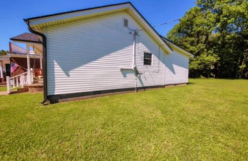 Brighton House | Historic Town Square Bungalow in heart of Brighton