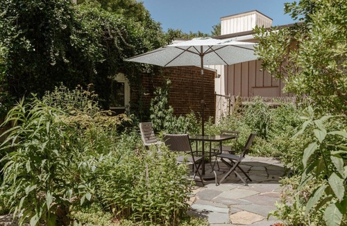 Northampton House | Historic Williams House 2-bedroom downtown Northampton with AC, WiFi