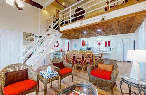Spanish Grant House | Hit the Beach