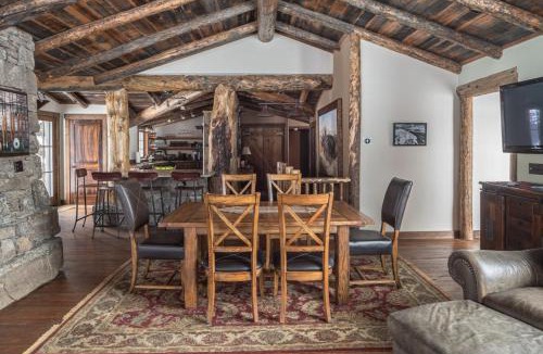 Big Sky House | Hobbit House