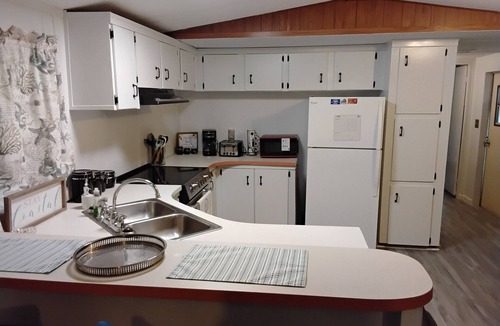 Supply House | Holden the keys to paradise! Perfect spot for family, fun and beachs!