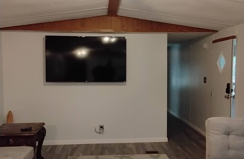 Supply House | Holden the keys to paradise! Perfect spot for family, fun and beachs!