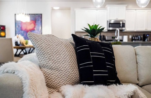 Northwest Boise City House | Hole in One Place with Jacuzzi. 4 Bedrooms 1 King and 3 Queens with Ping Pong - Darts - Slots Machines and Game Room. With 4 comfortable bedrooms, 2.5 bathrooms, an office, a bonus game/workout room, and a cozy outdoor s space to relax in the Jacuzz