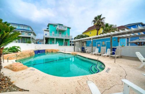 Sand Point House | Holiday Beach House by AvantStay Pool Beach