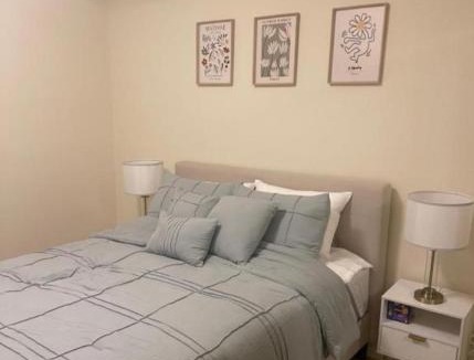 Wilshire Apartment | Holiday in LA- Koreatown Retreat with Free Parking, Pool and Sauna