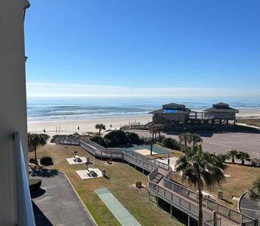 Beachside Village Apartment | Holiday Inn Club Vacations Galveston Beach Resort