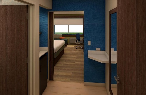 Auburn Hills Hotel | Holiday Inn Express - Auburn Hills South by IHG