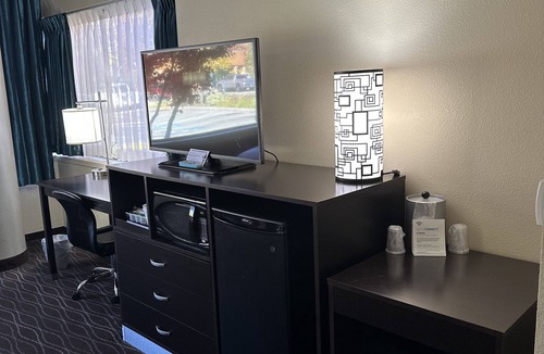 Southeast Boise Hotel | Holiday Inn Express Boise - University Area by IHG