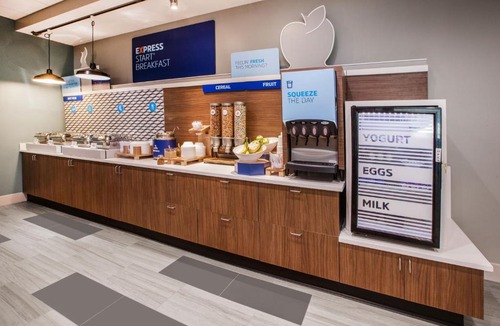 Garner Hotel | Holiday Inn Express Clayton Southeast Raleigh by IHG