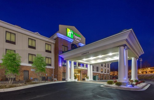 Greensboro Hotel | Holiday Inn Express Hotel & Suites Greensboro-East by IHG