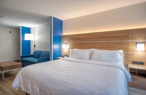 Greenville Hotel | Holiday Inn Express Hotel & Suites Greenville by IHG