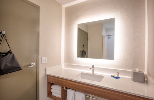 Greenville Hotel | Holiday Inn Express Hotel & Suites Greenville by IHG