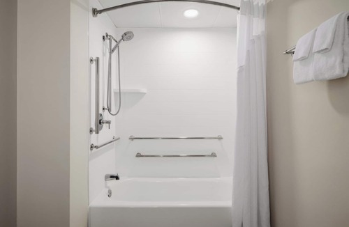 Brandermill Hotel | Holiday Inn Express Hotel & Suites Richmond-Brandermill by IHG