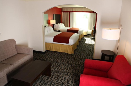 Sumter Hotel | Holiday Inn Express Hotel & Suites - Sumter by IHG
