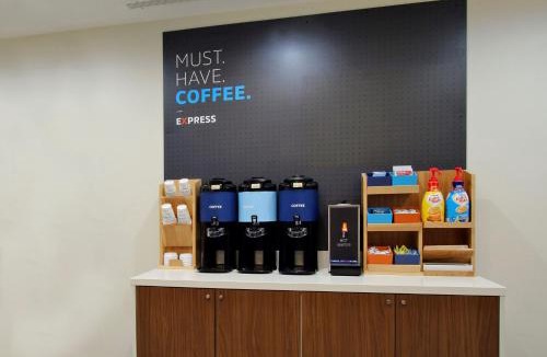 Newton Falls Hotel | Holiday Inn Express Lordstown-Newton Falls/Warren by IHG