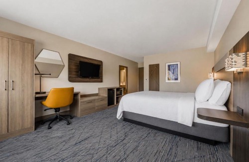National City Hotel | Holiday Inn Express San Diego South - National City by IHG