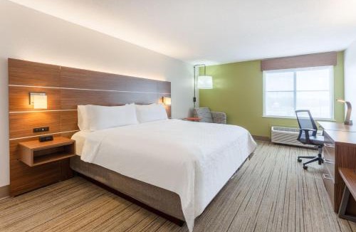 Scottsburg Hotel | Holiday Inn Express Scottsburg by IHG