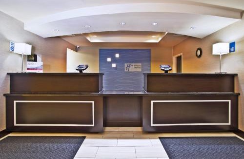 Springfield Hotel | Holiday Inn Express & Suites Springfield by IHG
