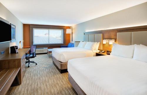 New Castle Hotel | Holiday Inn Express & Suites New Castle by IHG