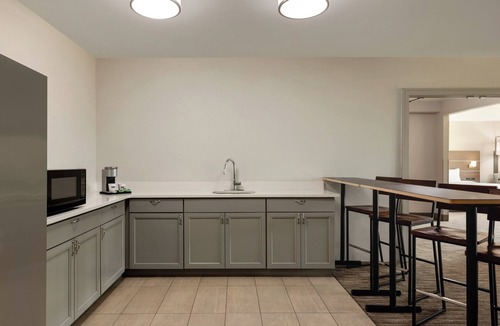 Lexington Hotel | Holiday Inn Express & Suites Lexington NW-The Vineyard by IHG