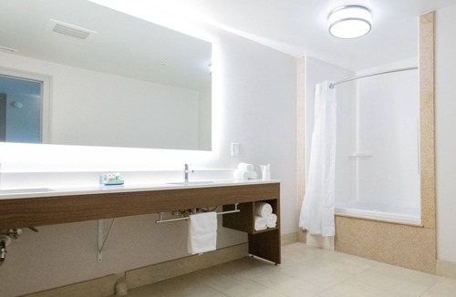 Lexington Hotel | Holiday Inn Express & Suites Lexington NW-The Vineyard by IHG
