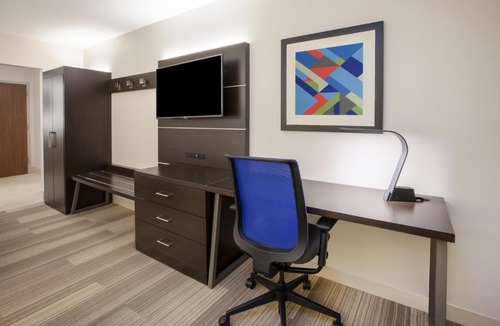Asheville Hotel | Holiday Inn Express & Suites Asheville Downtown by IHG