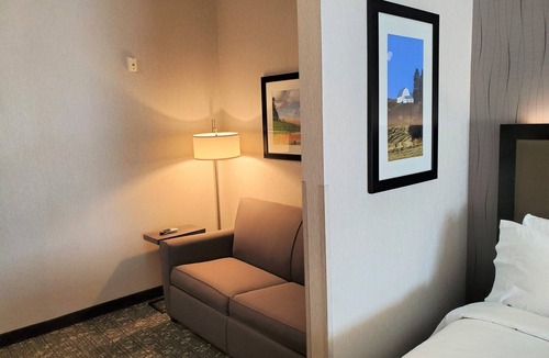 Cheney Hotel | Holiday Inn Express & Suites Cheney by IHG