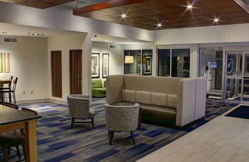 Spencer Hotel | Holiday Inn Express & Suites Spencer by IHG