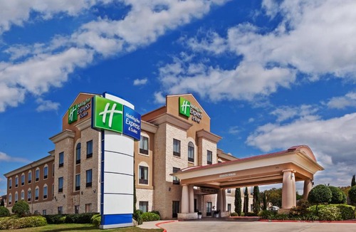 Victoria Hotel | Holiday Inn Express & Suites Victoria, an IHG Hotel