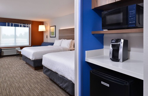 Marshalltown Hotel | Holiday Inn Express & Suites Marshalltown by IHG