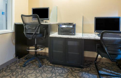 Spokane Valley Hotel | Holiday Inn Express Spokane-Valley by IHG