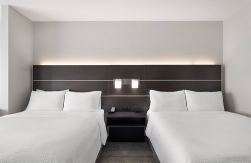 West Memphis Hotel | Holiday Inn Express and Suites West Memphis by IHG