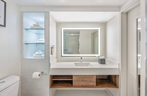 Harbor Gateway South Hotel | Holiday Inn Los Angeles Gateway - Torrance by IHG