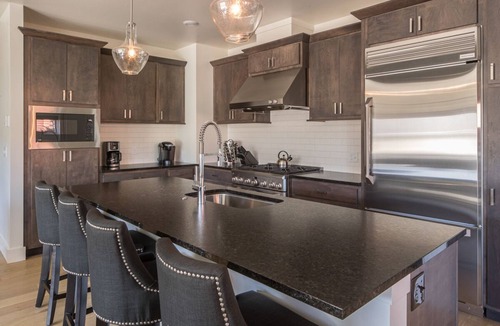 Big Sky Condo | Holiday Stays Available! Modern Townhouse Near Town Center with Private Hot Tub
